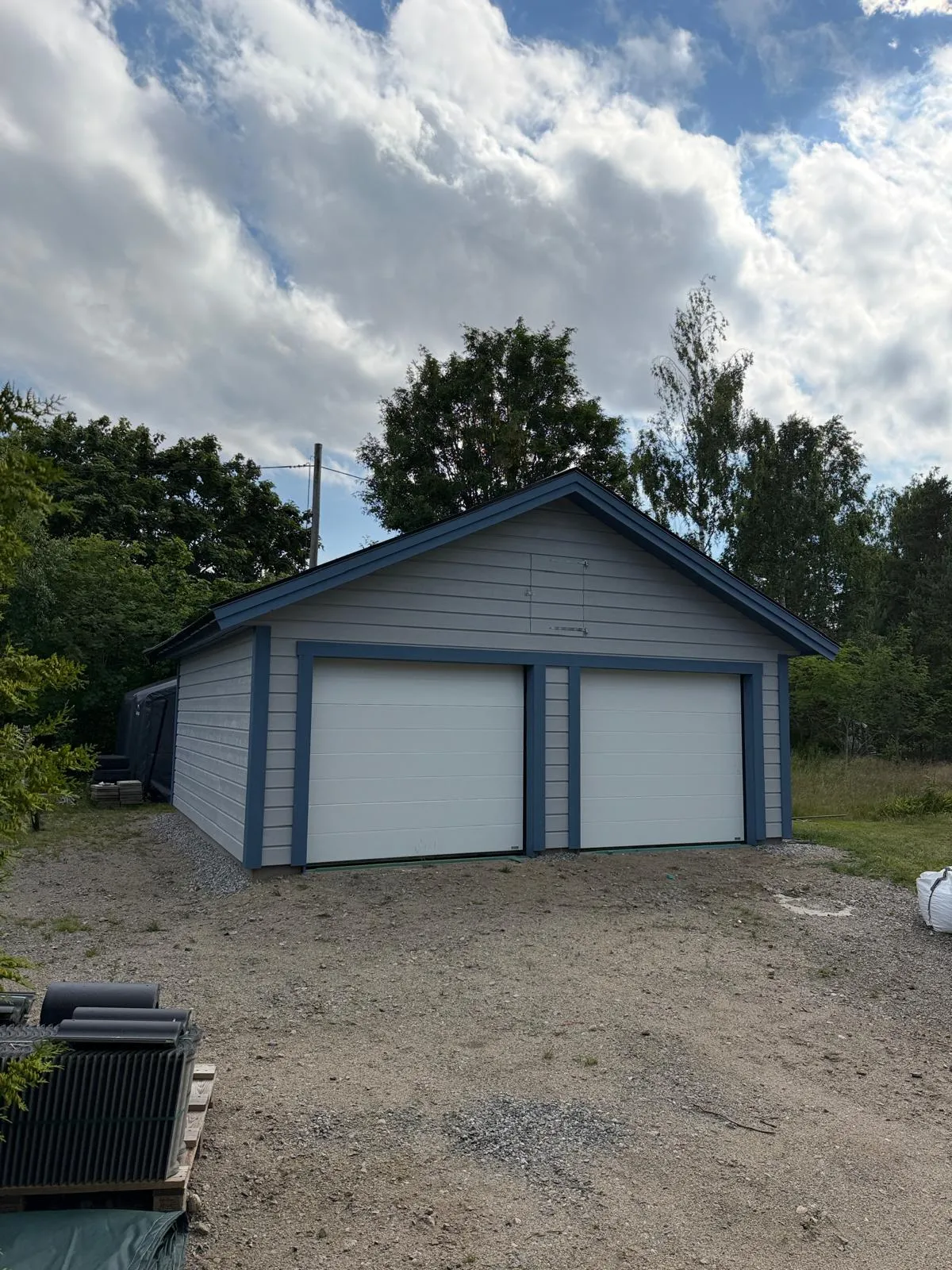 Färdigbyggt garage i Dalarö